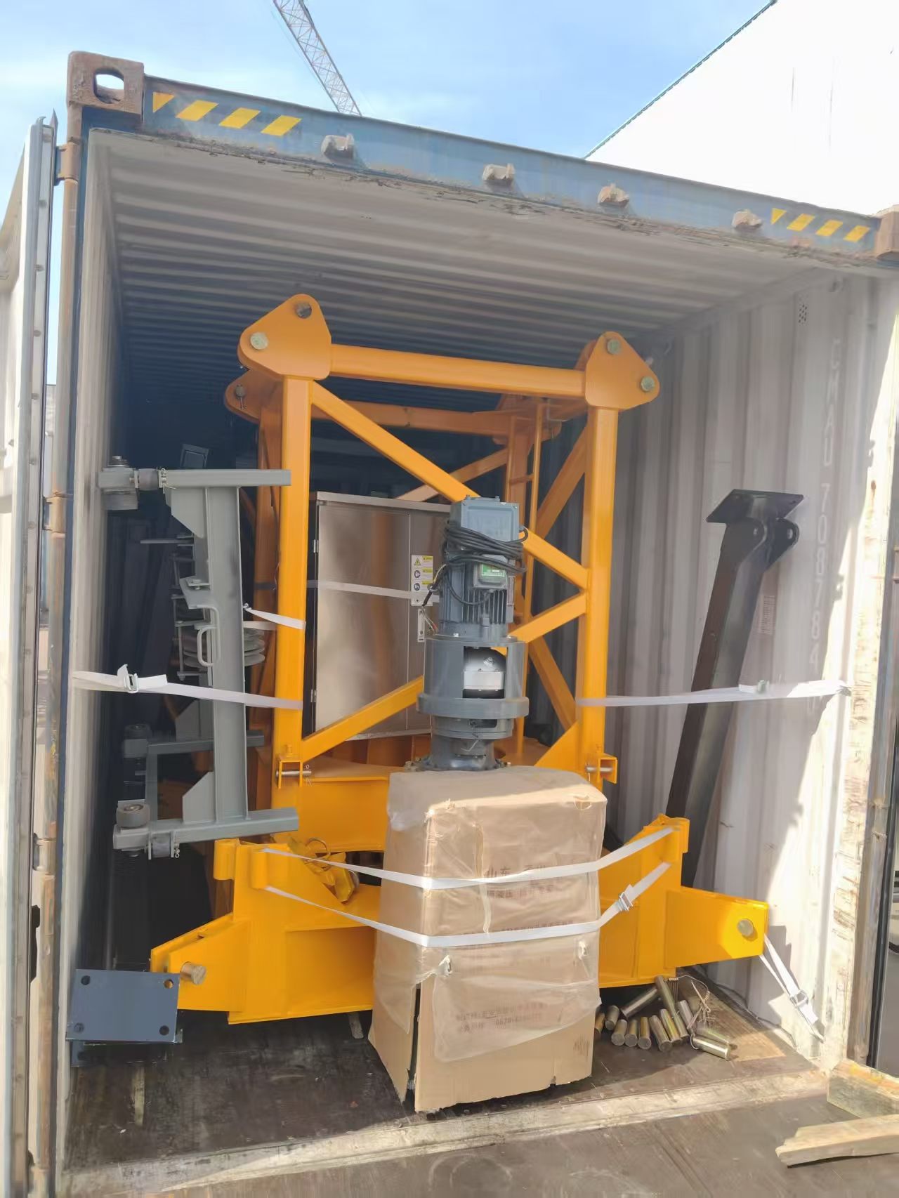 Tower crane counterweight (illustrative) (1)