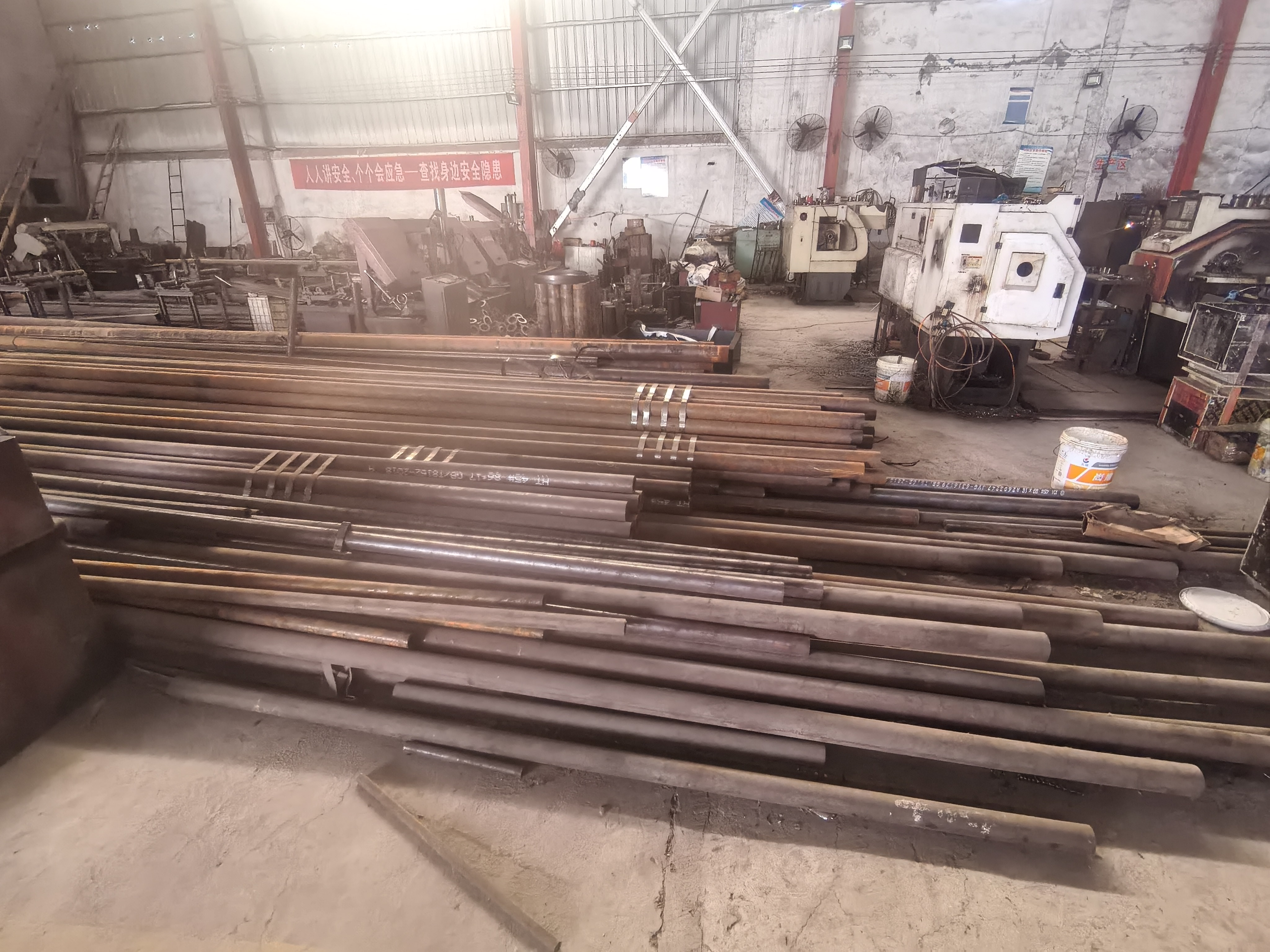 Tower crane slewing unit (2)